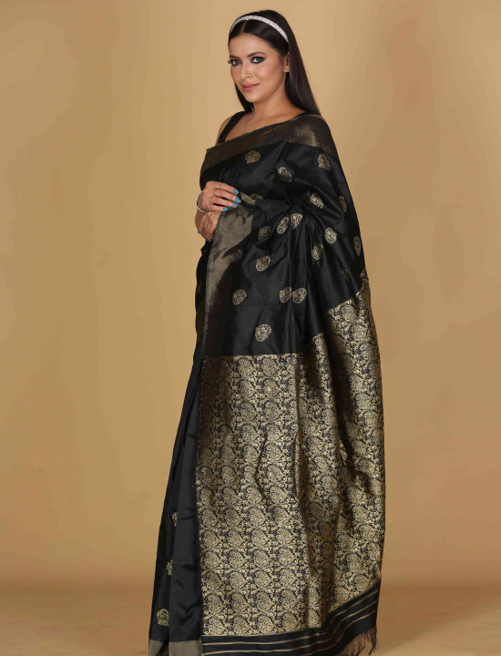 Toramai Small Buta Design Saree – Black with Golden Buta Accents