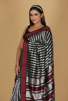 Leaf Design Red, Black, and Silver Toramai Saree with Small Buta