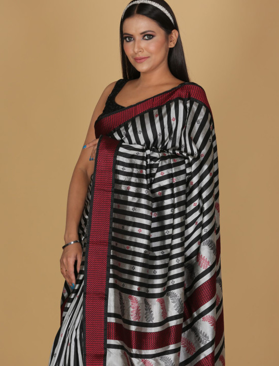 Leaf Design Red, Black, and Silver Toramai Saree with Small Buta Leaf Design Red, Black, and Silver Toramai Saree with Small Buta