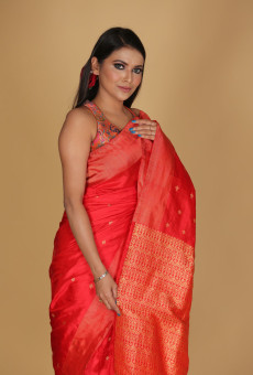 Mousumi Design Toramai Small Buta Red Saree