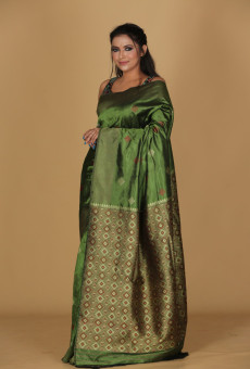 Diamond Design Bottle Green Saree – Black Base with Green Border