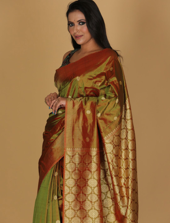 Chandramala Design Bottle Green Saree – Red Base with Green Border Chandramala Design Bottle Green Saree – Red Base with Green Border