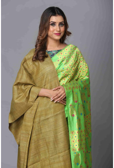 Eri Stole – Handwoven Elegance in Khakhi